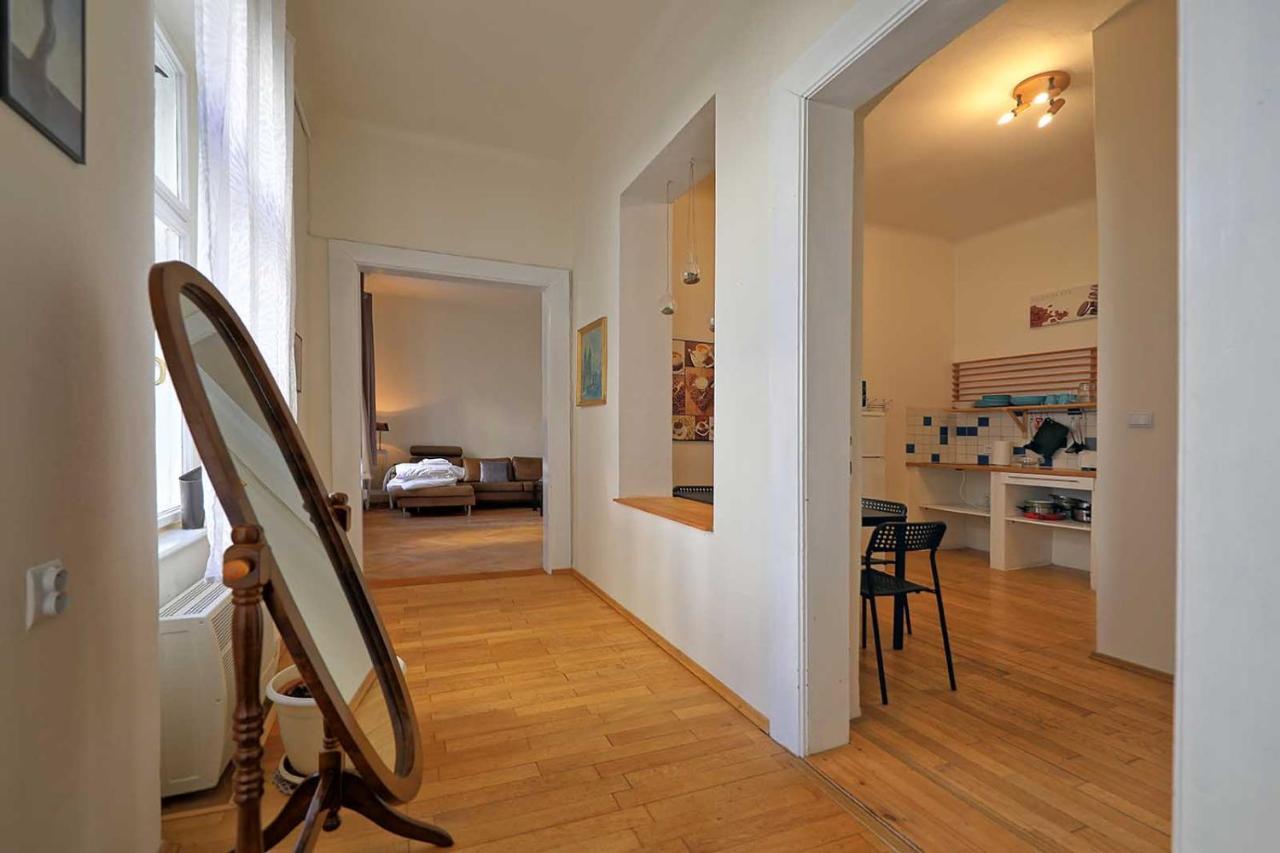 Peter'S Tower Apartments プラハ エクステリア 写真