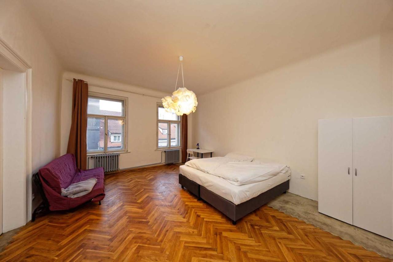 Peter'S Tower Apartments プラハ エクステリア 写真
