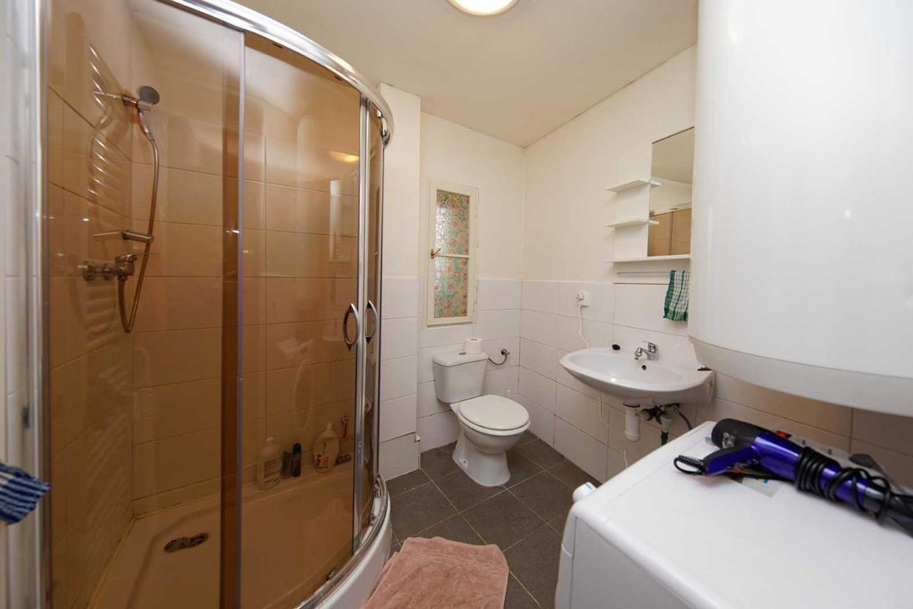 Peter'S Tower Apartments プラハ エクステリア 写真