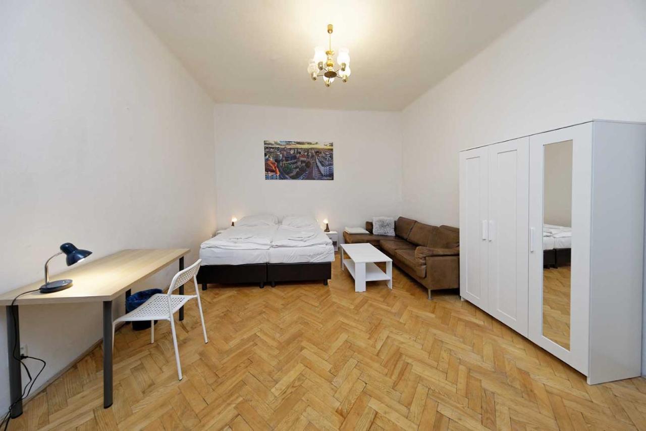Peter'S Tower Apartments プラハ エクステリア 写真