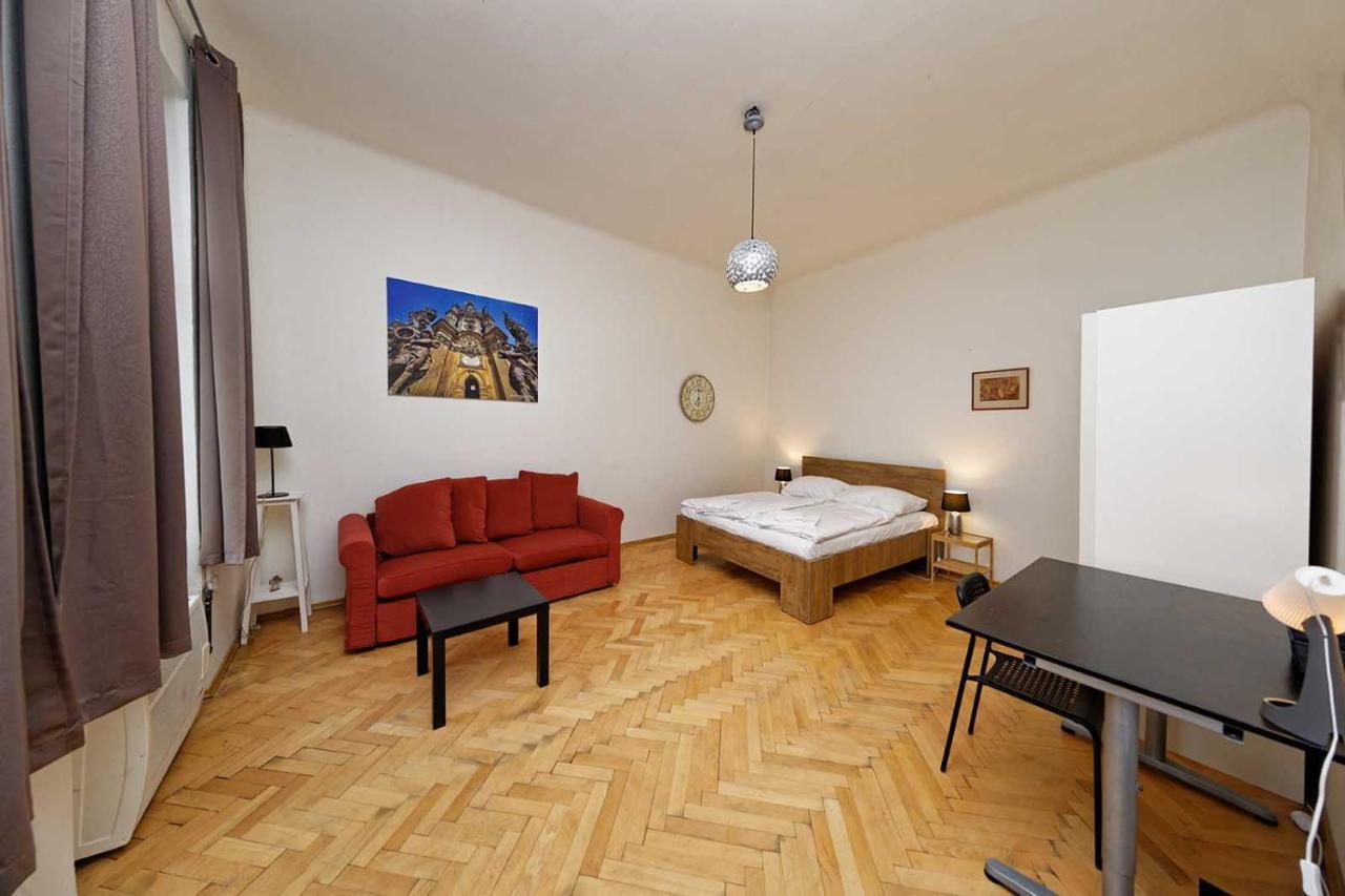 Peter'S Tower Apartments プラハ エクステリア 写真