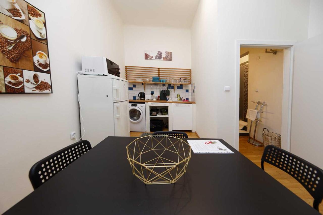 Peter'S Tower Apartments プラハ エクステリア 写真