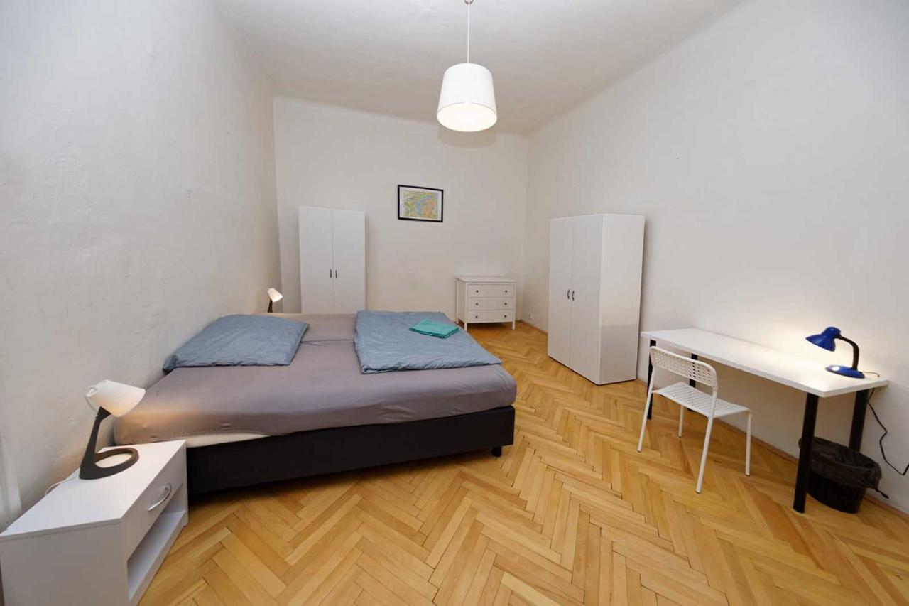 Peter'S Tower Apartments プラハ エクステリア 写真