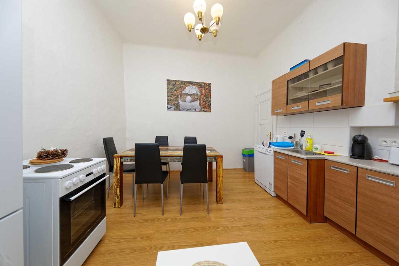 Peter'S Tower Apartments プラハ エクステリア 写真