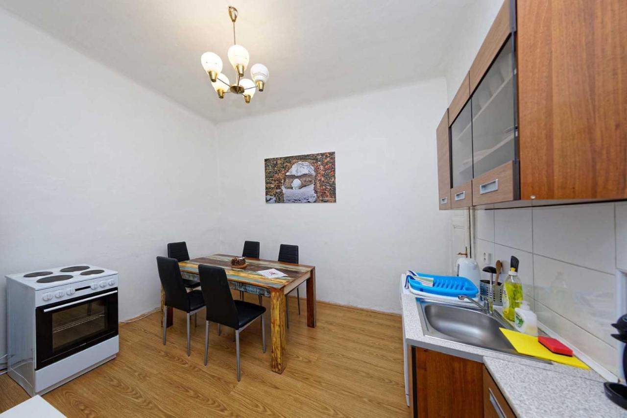 Peter'S Tower Apartments プラハ エクステリア 写真