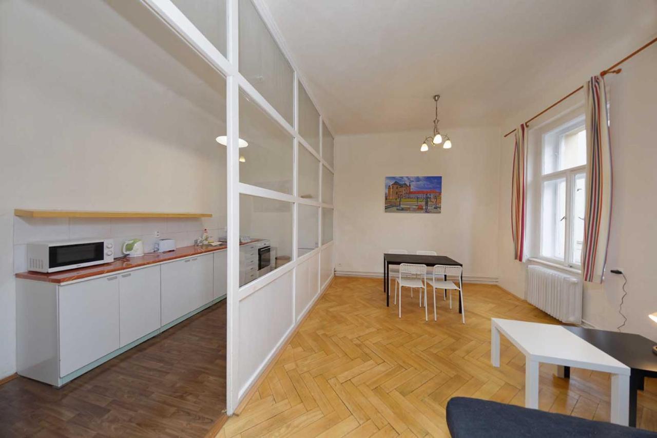 Peter'S Tower Apartments プラハ エクステリア 写真