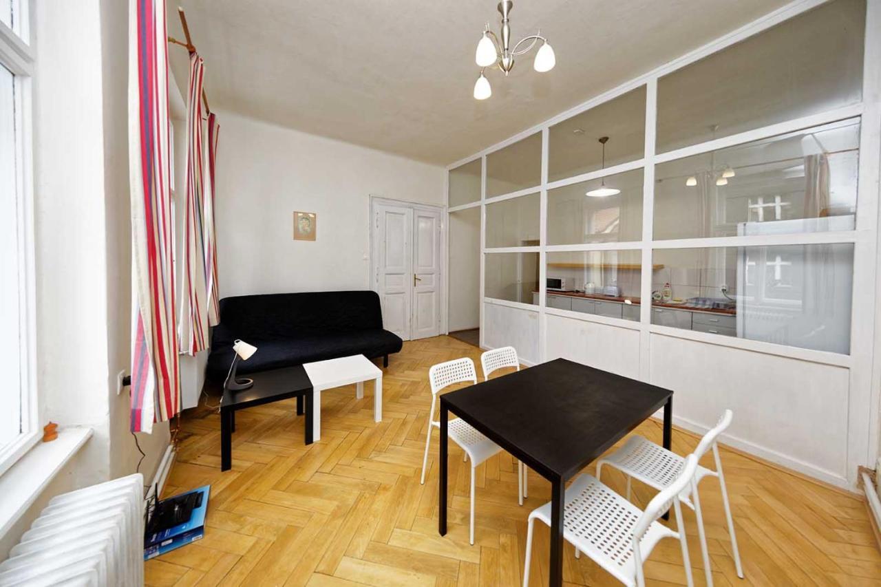 Peter'S Tower Apartments プラハ エクステリア 写真