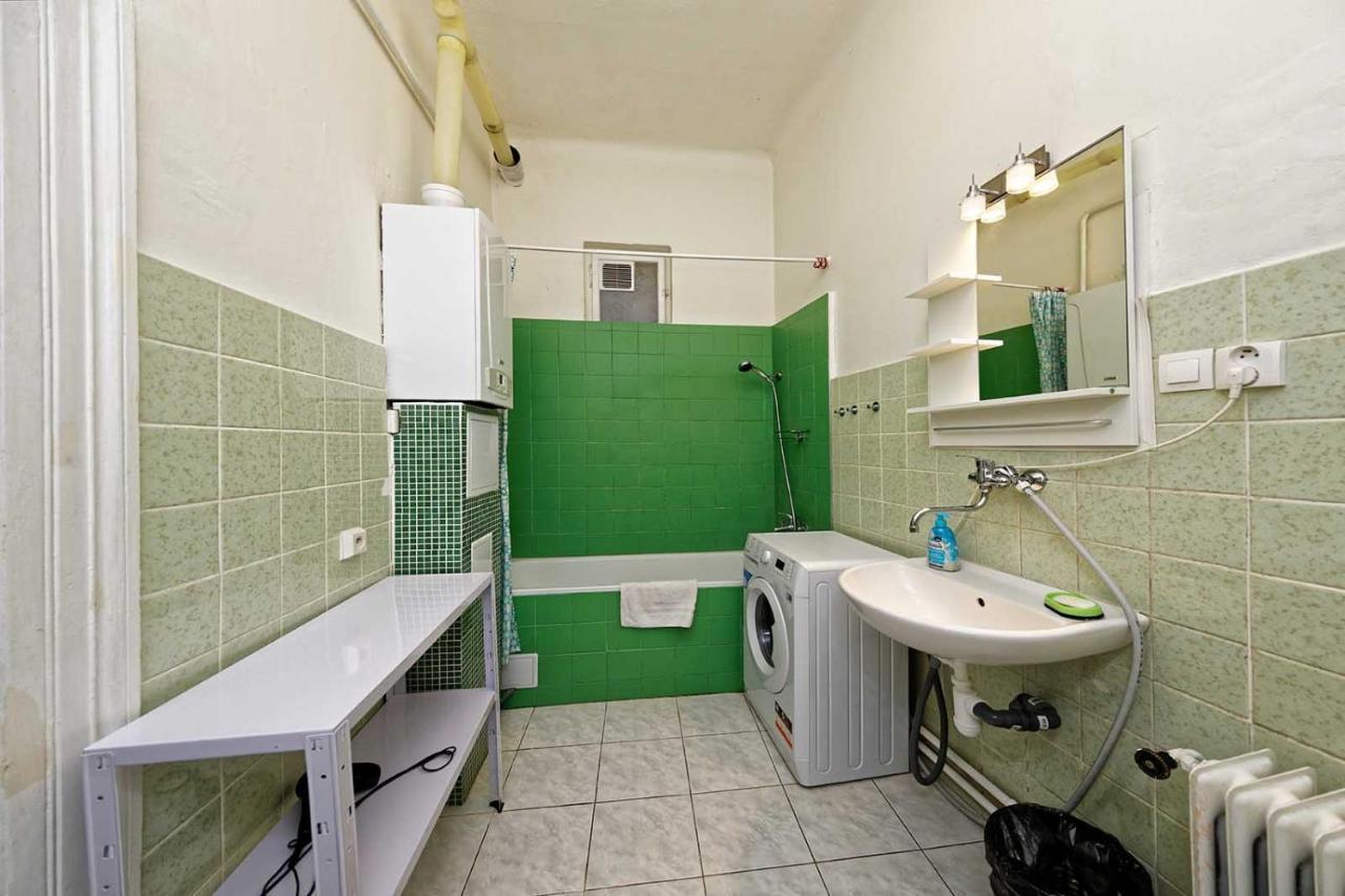 Peter'S Tower Apartments プラハ エクステリア 写真