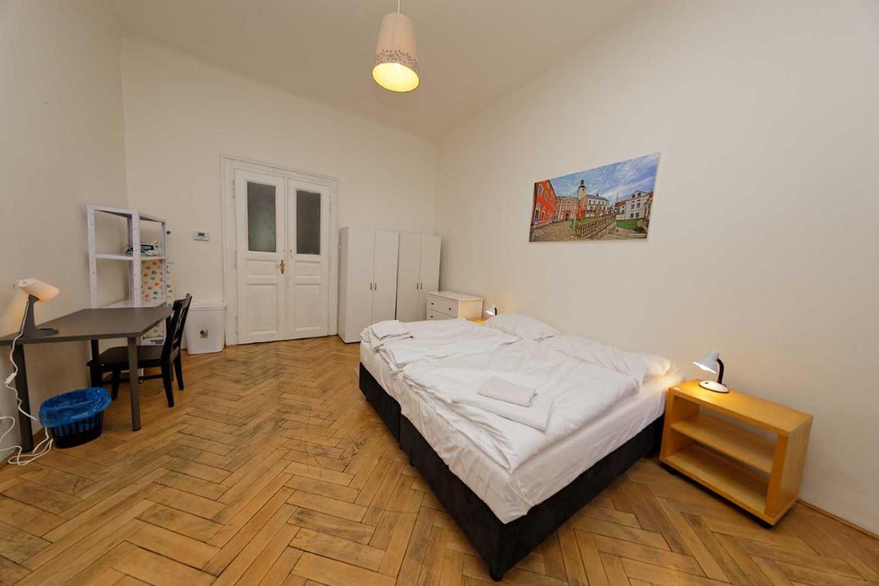 Peter'S Tower Apartments プラハ エクステリア 写真