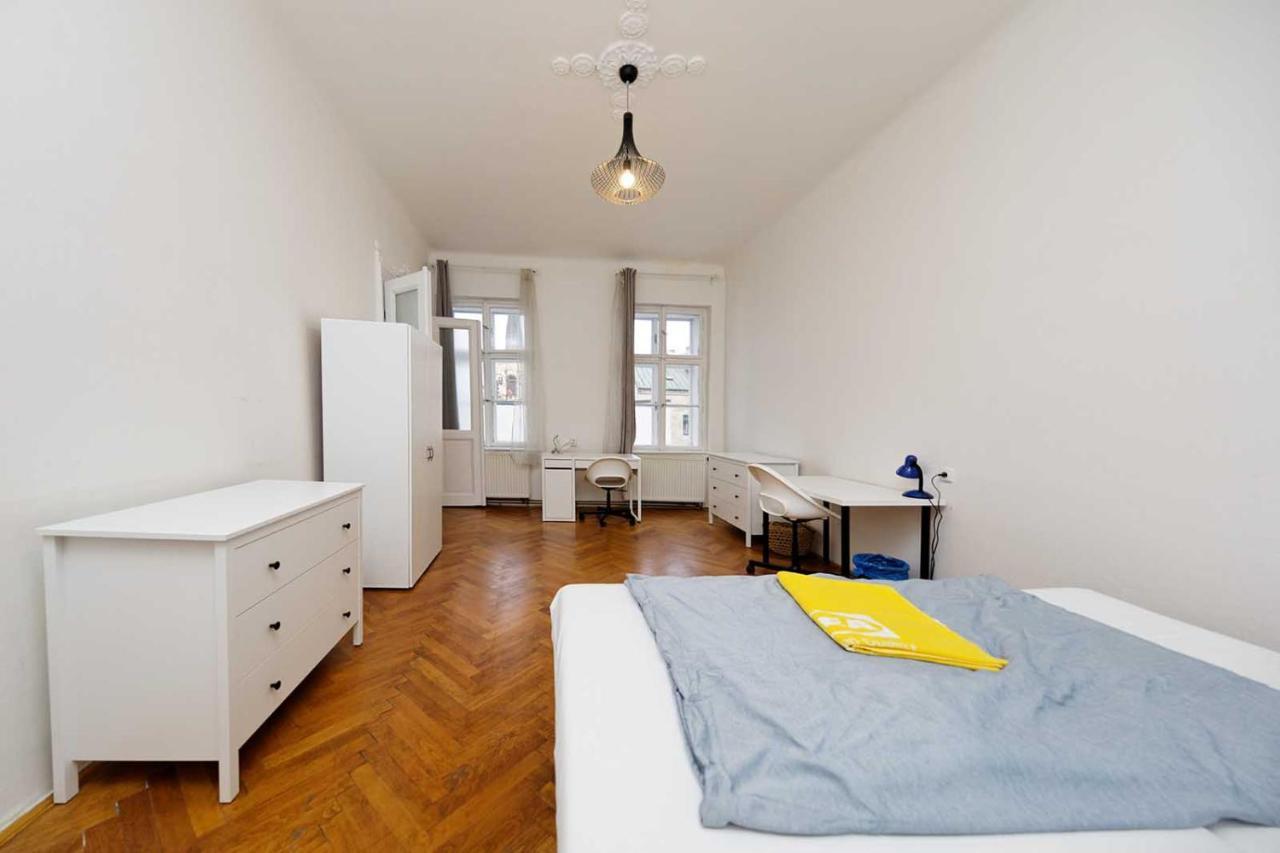 Peter'S Tower Apartments プラハ エクステリア 写真