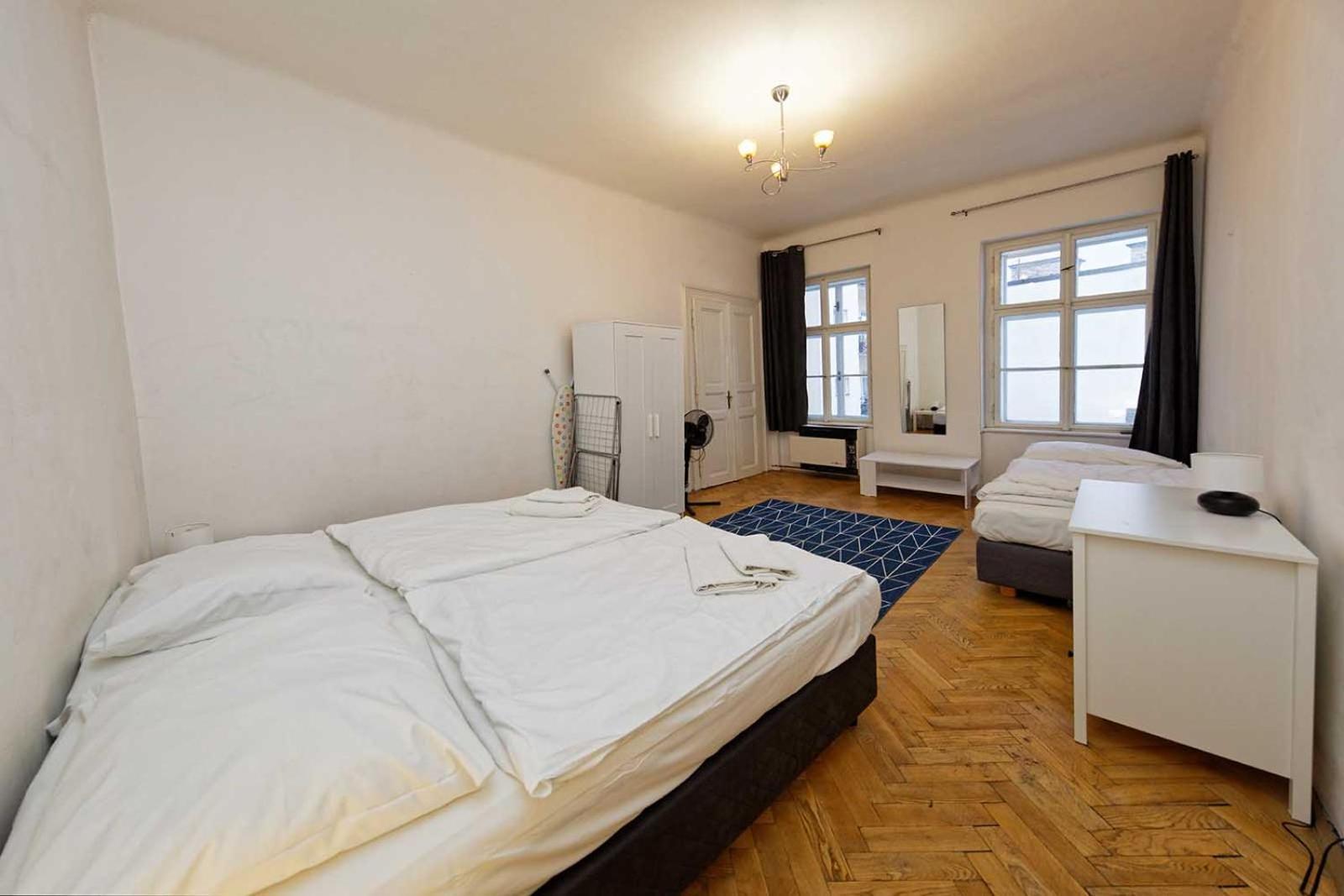 Peter'S Tower Apartments プラハ エクステリア 写真